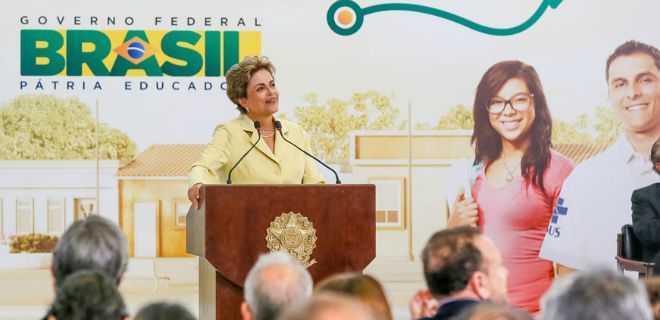 Dilma-MAISMEDICOS