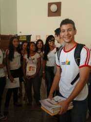 Anselmo Ricardo, 16 anos, é um dos alunos do Instituto de Educação Lourenço Filho que participarão de curso destinado a estudantes com o objetivo de trabalhar entre os jovens, educação e prevenção para o trânsito (Foto: Golby Pullig/Sesacre)