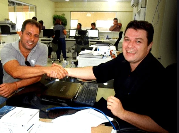 cleyton e dono de cartório