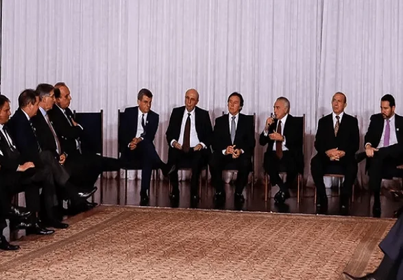 Encontro com governadores: um morto vivo se fazendo de presidente