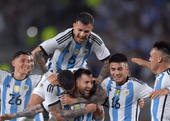 Messi brilha: Argentina celebra jogo do TRI