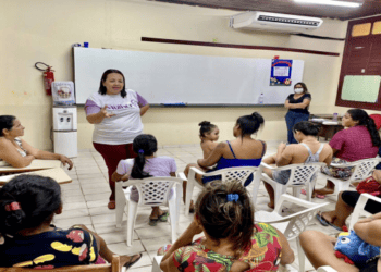 Secretaria da Mulher leva apoio a vítimas de enchentes