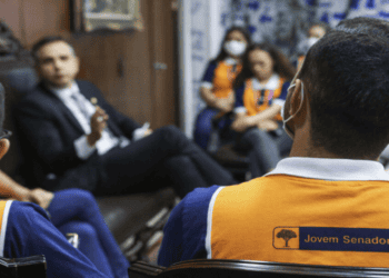 Jovens de todo o Brasil podem se inscrever no Programa Jovem Senador