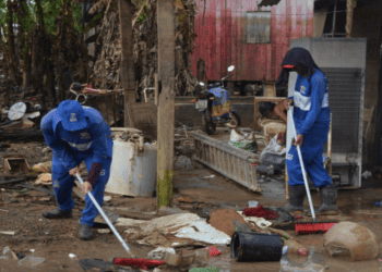 Comunidade do bairro 6 de Agosto se une para superar alagação📹