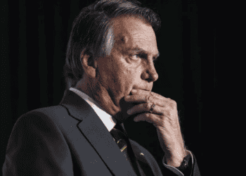 Bolsonaro diz que tentou recuperar joias para evitar ‘vexame diplomático (CANSAMOS!)