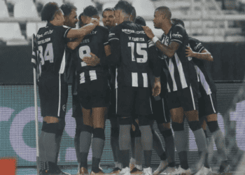 Gol no fim: Botafogo vence São Paulo