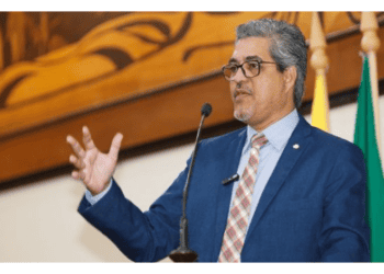 Edvaldo pressiona governo por convocação de aprovados em concurso da Polícia Civil.