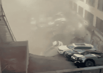 Nova York: estacionamento desaba e deixa um morto; veja vídeo