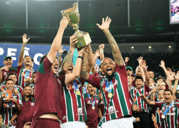 Fluminense segue soberano no estadual