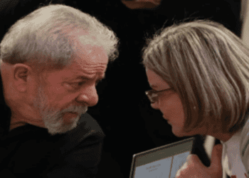 Lula nomeia assessor de Gleisi para cargo de R$ 76 mil mensais