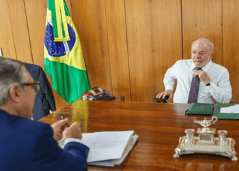 Lula explica como gerencia sua vida sem celular