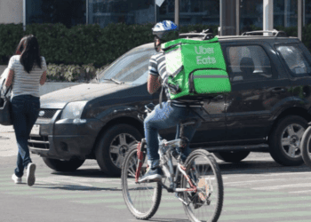 Uber Eats entrega marihuana a domicilio en Canadá