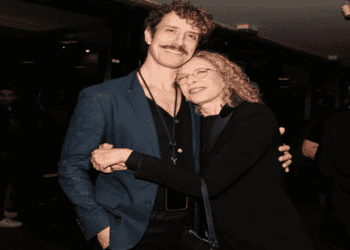 Marília Gabriela no teatro com filho em SP