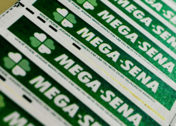 Ninguém acerta a Mega-Sena e prêmio acumula para R$ 42 milhões