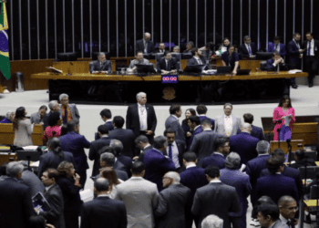 Votações encerradas por falta de acordo entre partidos