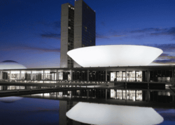 Atualização sobre novo piso salarial de enfermagem no Brasil