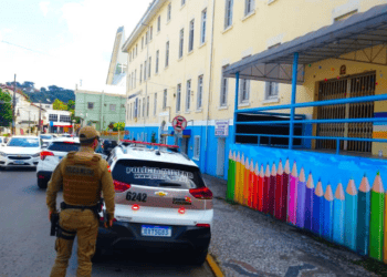 Policiamento nas escolas: discussão necessária