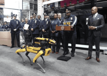 Cães robóticos patrulham Nova York; veja vídeo