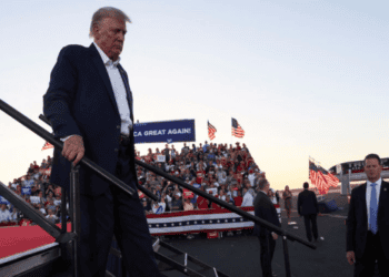 Stormy Daniels leva caso contra Donald Trump aos tribunais