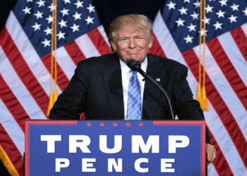 Trump nega 34 acusações em audiência nos EUA