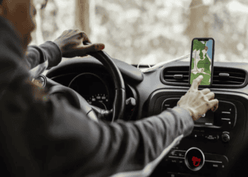 Chefe da Uber vira motorista e vivencia realidade dos trabalhadores