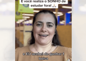 Vitória contra o preconceito: Universitária com mais de 40 anos ganha bolsa para estudar inglês no Reino Unido📹