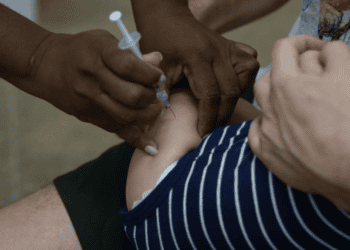 Ministério critica médicos antivacina e divulgação de fake news