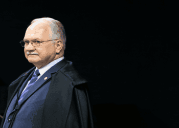 STF forma maioria: revistas íntimas são proibidas