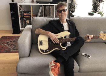 Lenda do rock morre aos 59 anos📹