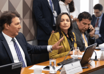 (vídeo) Relatório: CPMI do 8 JAN aprova indiciamento de Bolsonaro e 60 pessoas