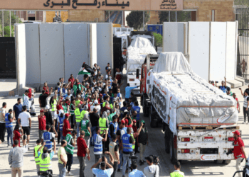 Ajuda humanitária finalmente chega a Gaza…