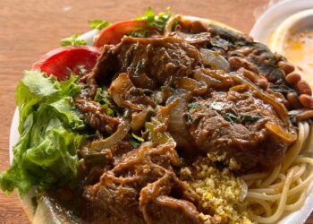 Sextou: almoço especial com trabalhadores do projeto ‘1001 Dignidades’