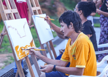 Dia Mundial da Saúde Mental celebrado com arte e expressão em Cruzeiro do Sul