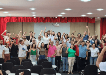 Conferência dos Comunistas… Versos de esperança nos corações vermelhos e outras cores…