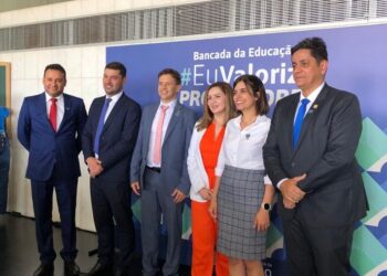 Compromisso pela valorização dos professores: Acre e Governo Federal firmam aliança em Brasília