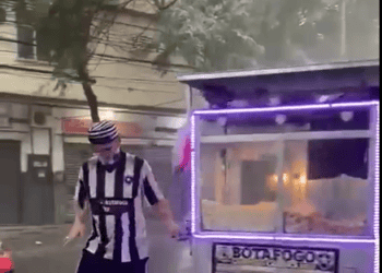 Caiu na rede: ‘Botafogo pipoqueiro😂📹🎶