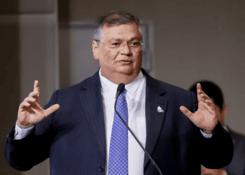 Uma estratégia abrangente para enfrentar o crime organizado no sistema penitenciário brasileiro