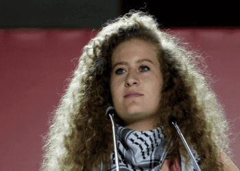 Ahed Tamimi: ícone da resistência Palestina é presa em operação de Israel