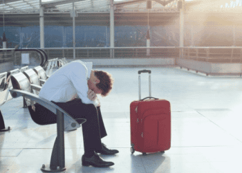 Empresa aérea condenada a pagar indenização por atraso e falta de assistência