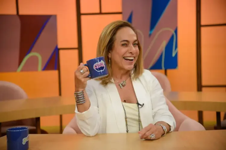 Cissa Guimarães lidera o Sem Censura na TV Brasil