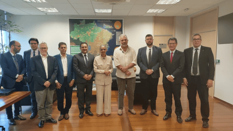 Sen. Petecão e min. Marina unem forças por projeto de energia solar