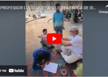 (assista) Professor Lúcio Mustafá lidera troca de ideias pela paz na Praça da Imaculada, Roma