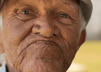 Seu Elizeu, o vendedor de picolés octogenário