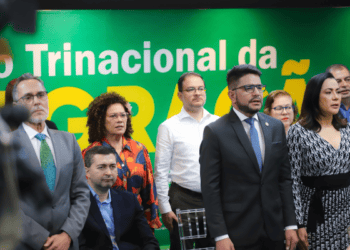 Gov. Lula promove cooperação regional com anel viário em Brasiléia, em Encontro Trinacional