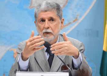 Governo desmente vídeo manipulado do min. Celso Amorim e Maduro