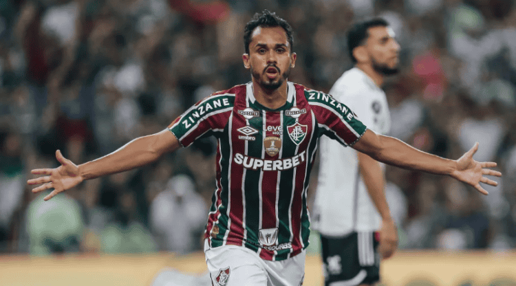 Fluminense vence Atlético-MG, mas tá na hora do Diniz voltar