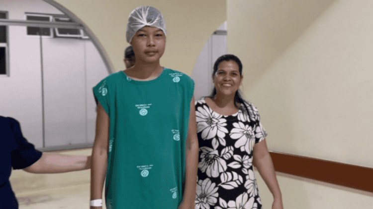 Menino de 14 anos supera doença rara com transplante de fígado na Fundhacre