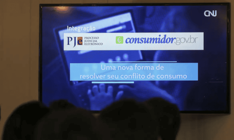 10 anos de consumidor.gov.br: o canal que facilitou o acesso à justiça para milhões