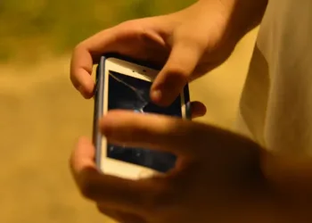 Defensoria do Estado orienta estudantes sobre seus direitos digitais e privacidade