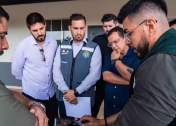 Pres Luiz Gonzaga visita aduana na Bolívia e vê nova opção de rota de exportação para o Peru e Ásia